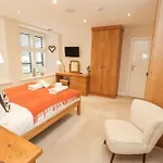 Deer Wood At Applethwaite Hall Apartman