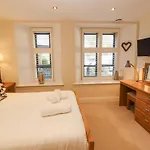 Deer Wood At Applethwaite Hall Apartman