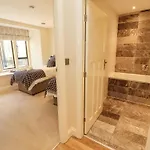 Deer Wood At Applethwaite Hall Apartman