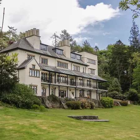 Deer Wood At Applethwaite Hall * Windermere